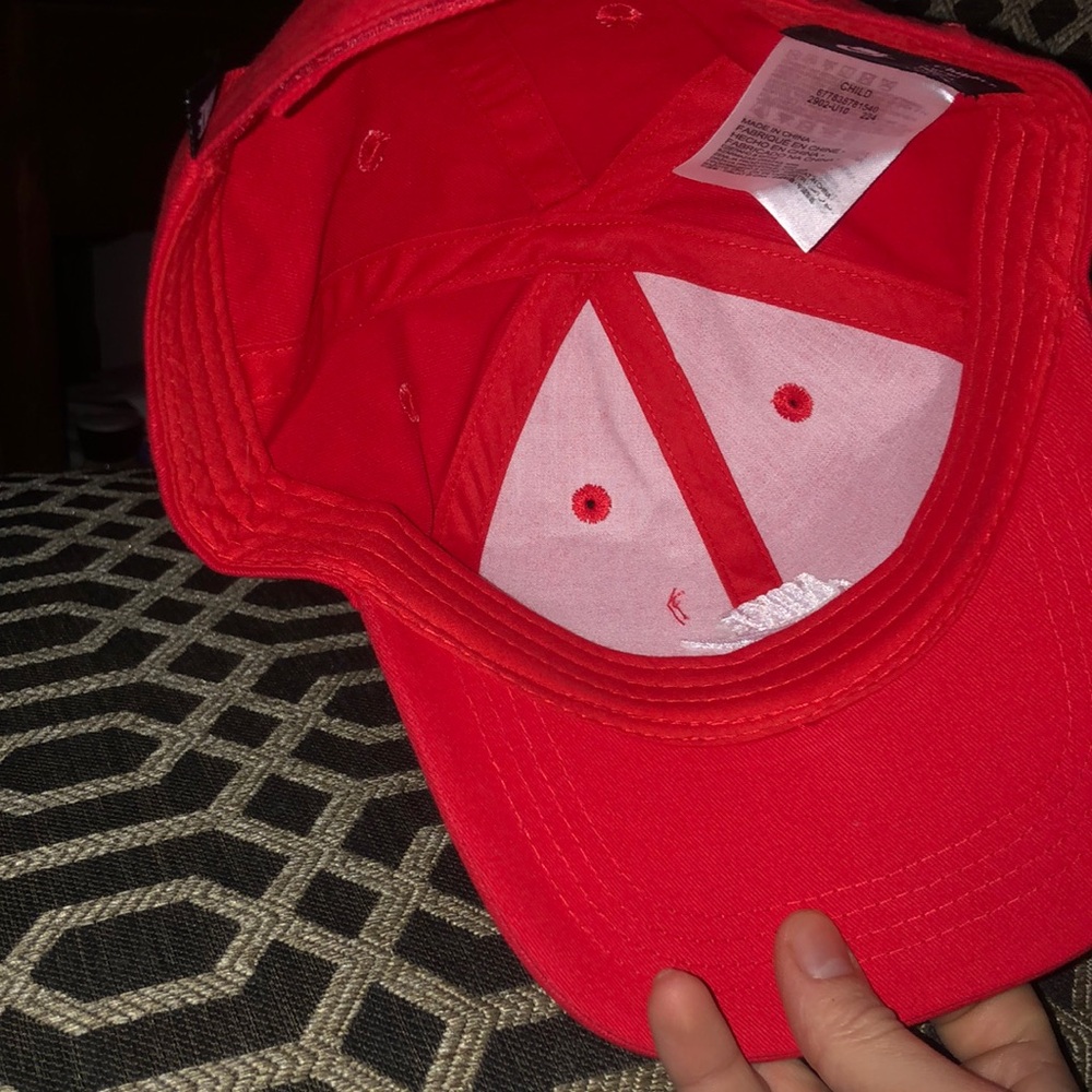 Nike Red Cap - Picture 4 of 5
